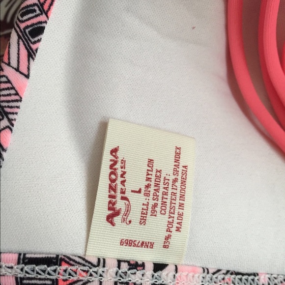 Bikini - Picture 5 of 8